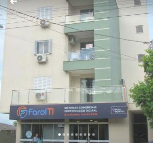 Apartamento na Rua Maurício Cardoso
